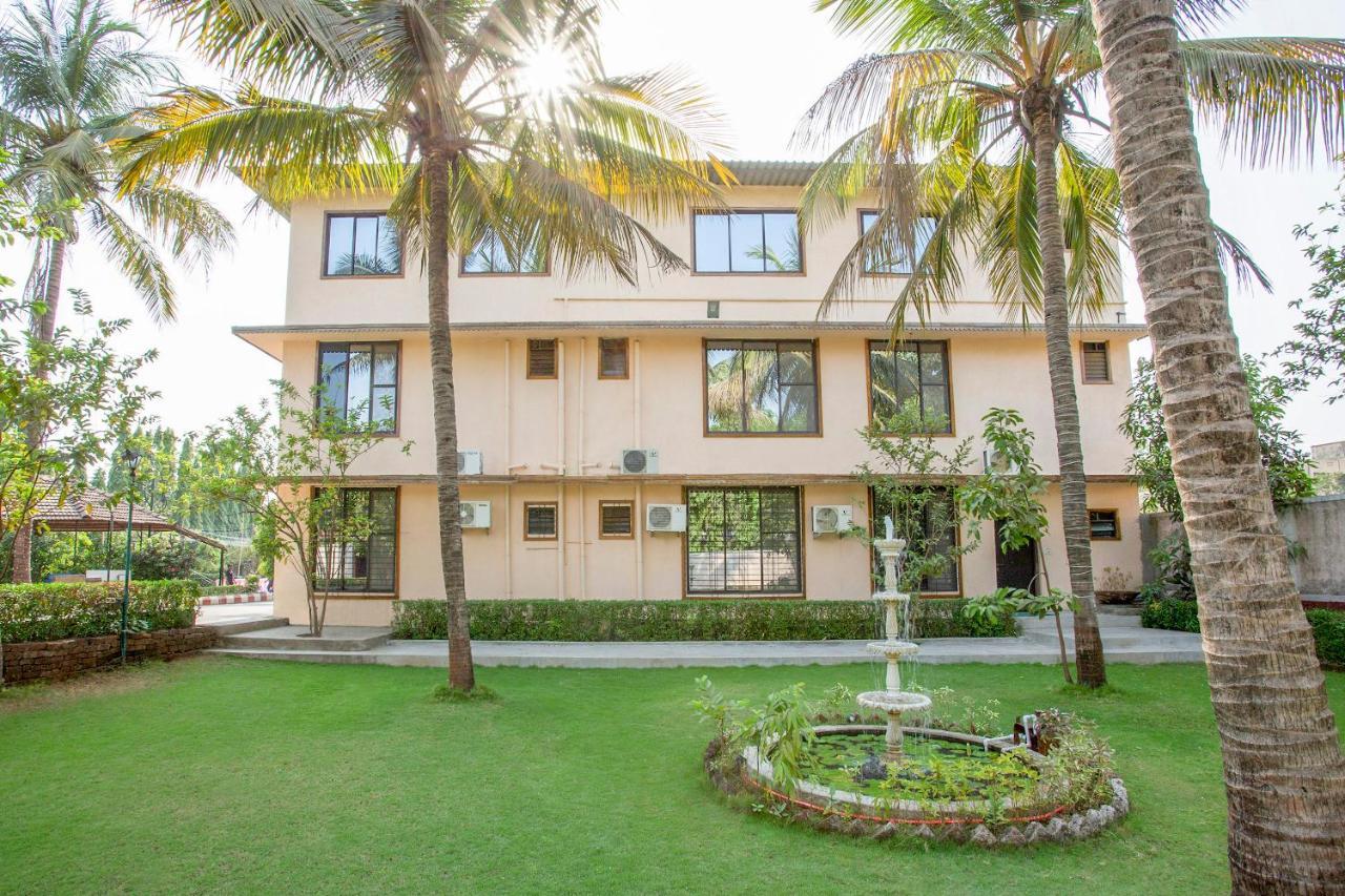 Pushp Vatika Resort & Lawns Νάβι Μουμπάι Εξωτερικό φωτογραφία
