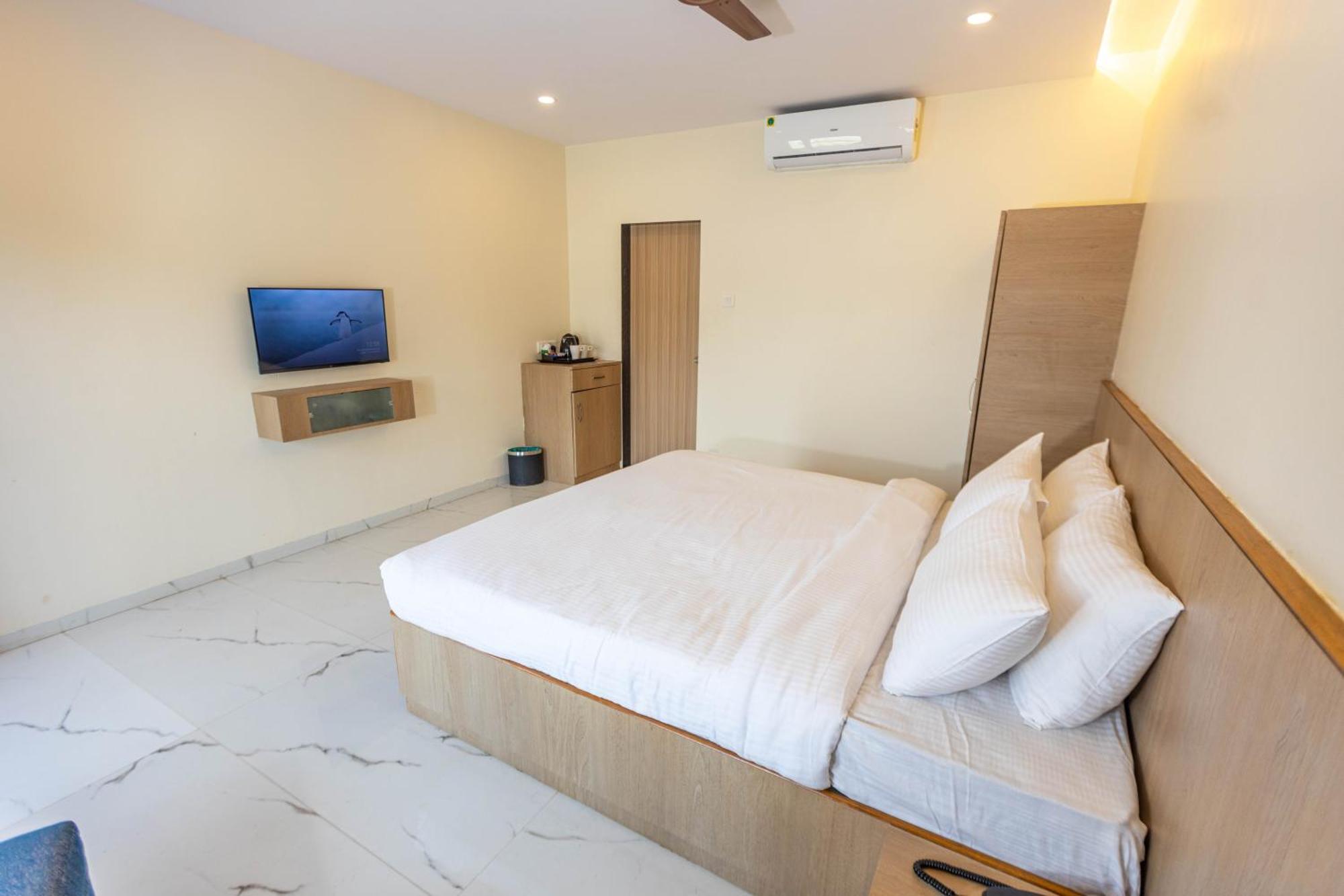 Pushp Vatika Resort & Lawns Νάβι Μουμπάι Εξωτερικό φωτογραφία