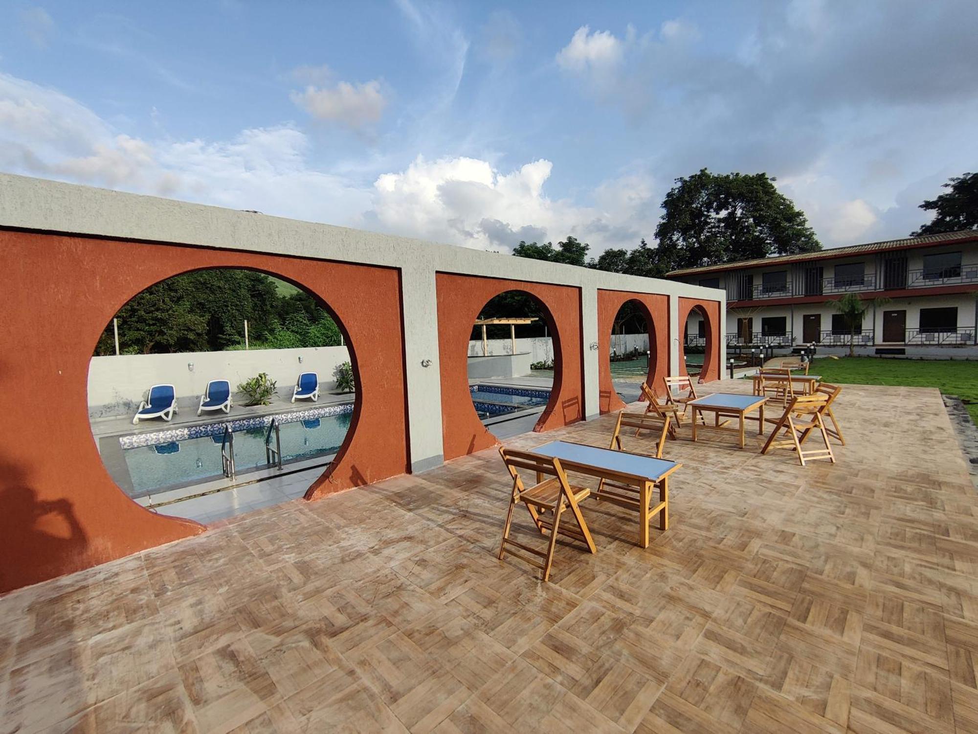 Pushp Vatika Resort & Lawns Νάβι Μουμπάι Εξωτερικό φωτογραφία