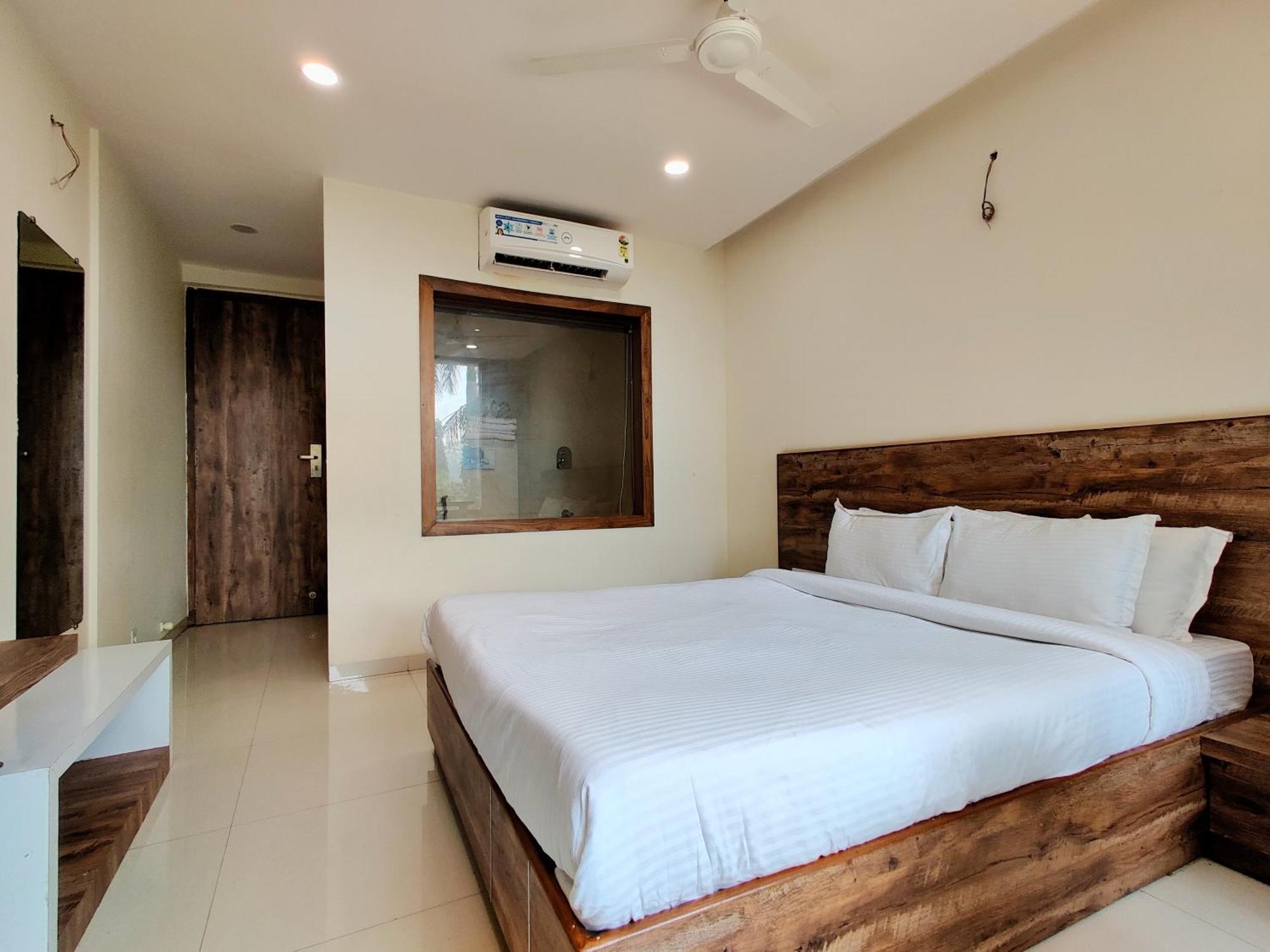 Pushp Vatika Resort & Lawns Νάβι Μουμπάι Εξωτερικό φωτογραφία