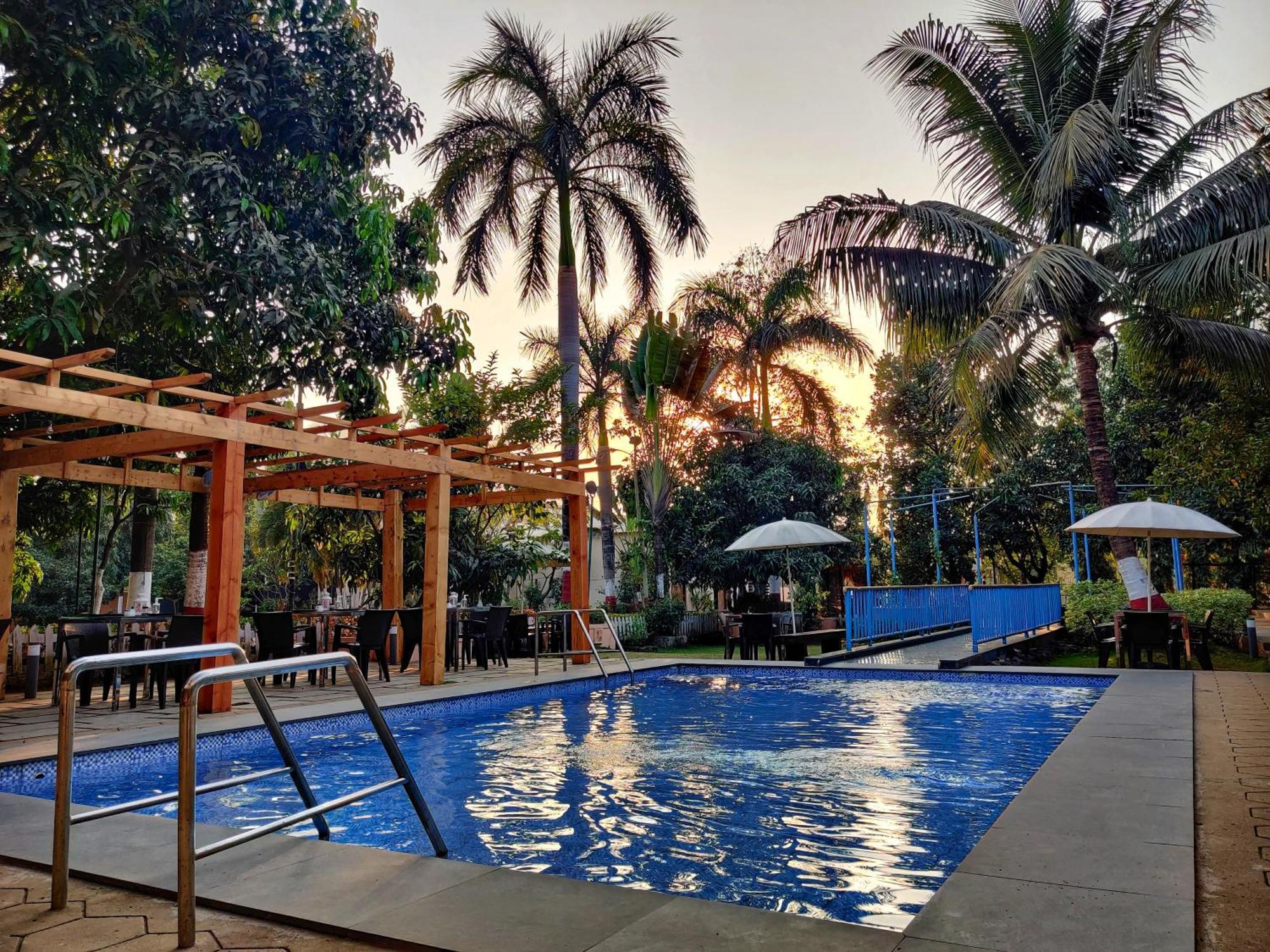 Pushp Vatika Resort & Lawns Νάβι Μουμπάι Εξωτερικό φωτογραφία
