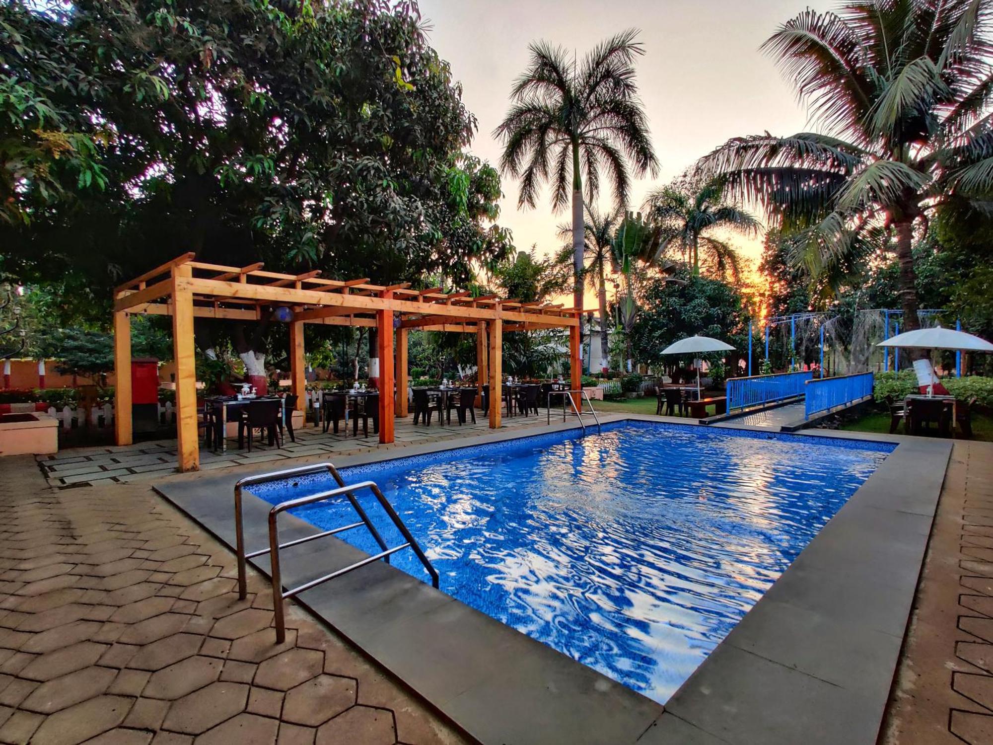 Pushp Vatika Resort & Lawns Νάβι Μουμπάι Εξωτερικό φωτογραφία