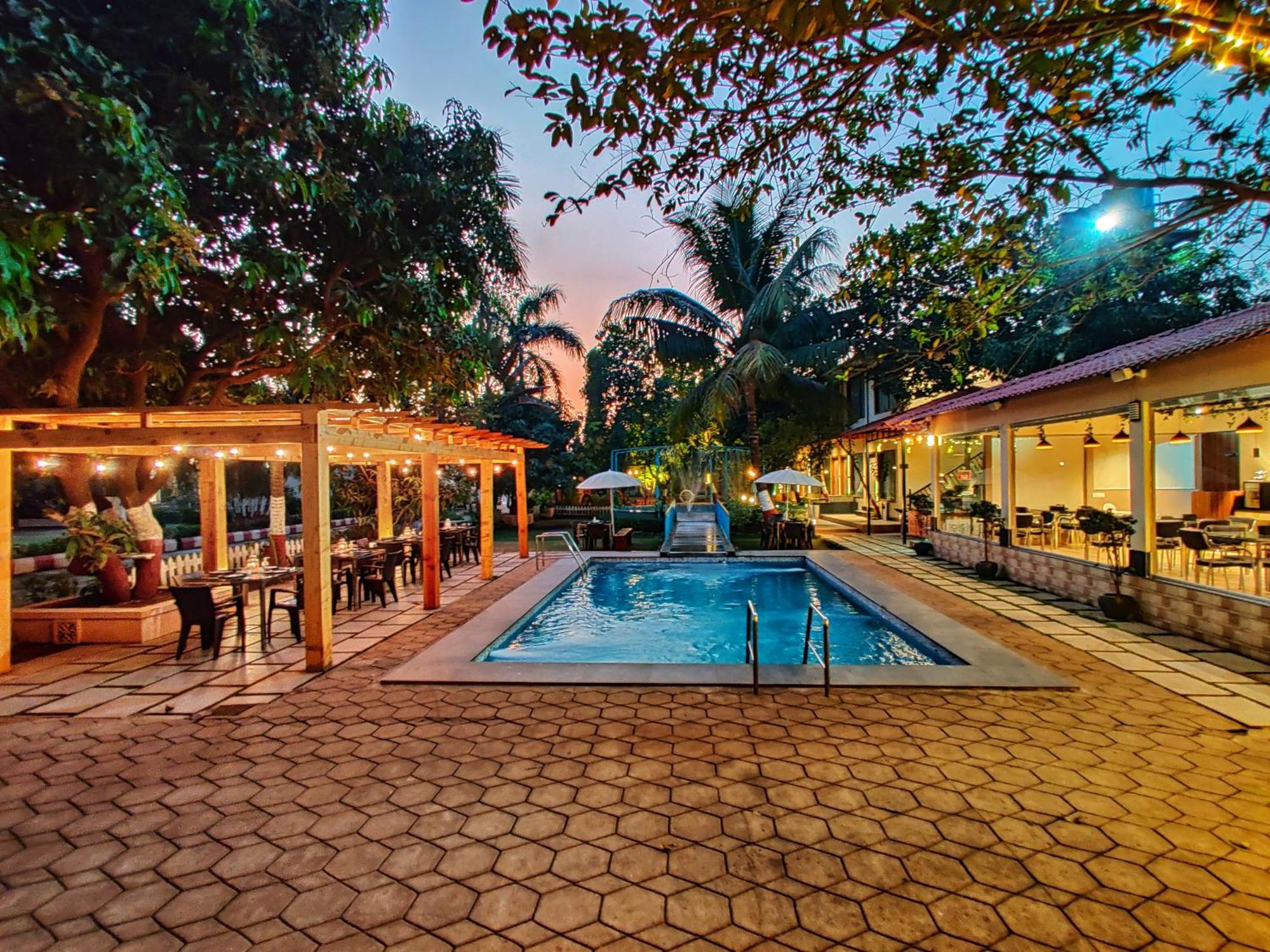 Pushp Vatika Resort & Lawns Νάβι Μουμπάι Εξωτερικό φωτογραφία