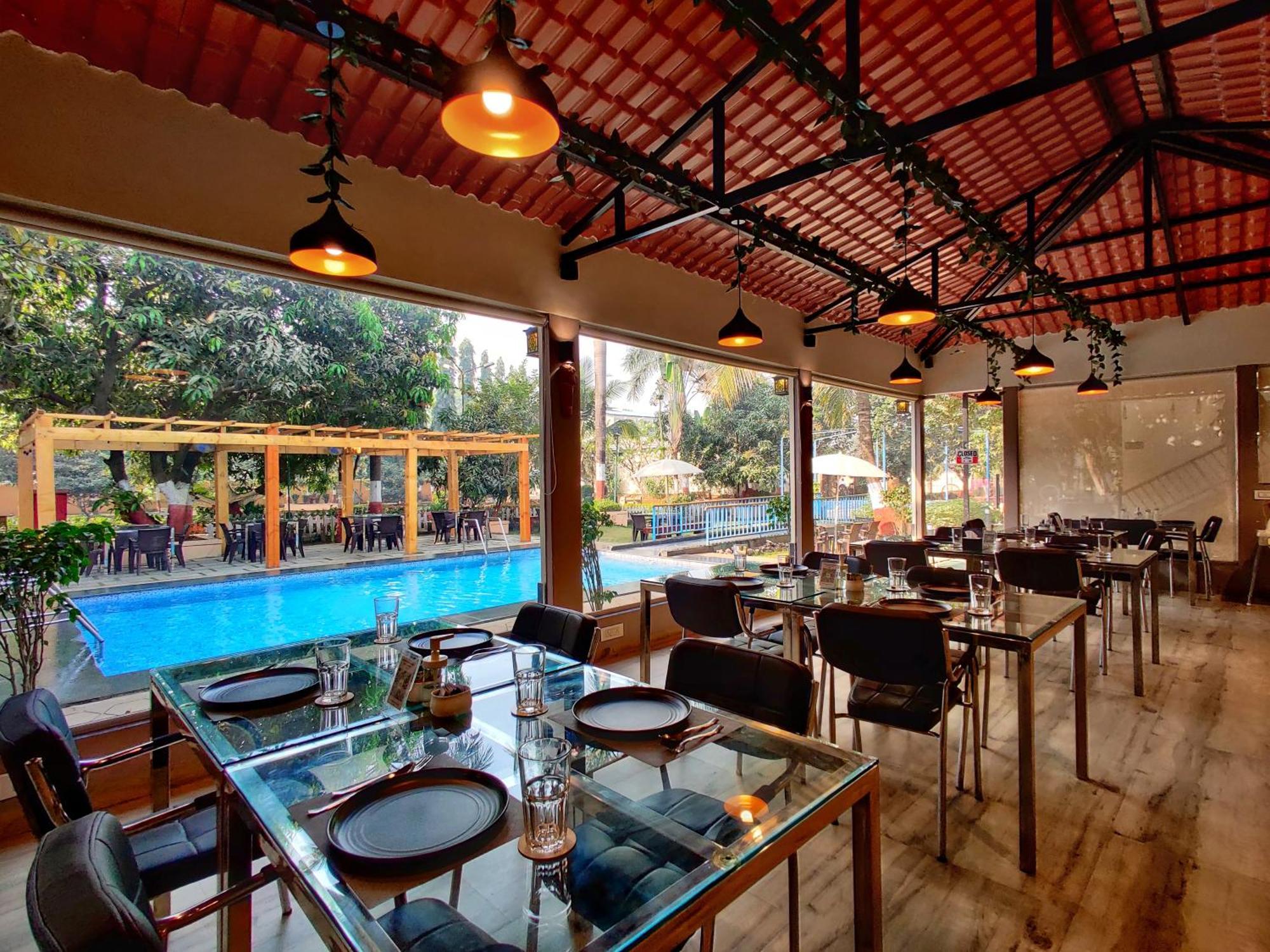 Pushp Vatika Resort & Lawns Νάβι Μουμπάι Εξωτερικό φωτογραφία